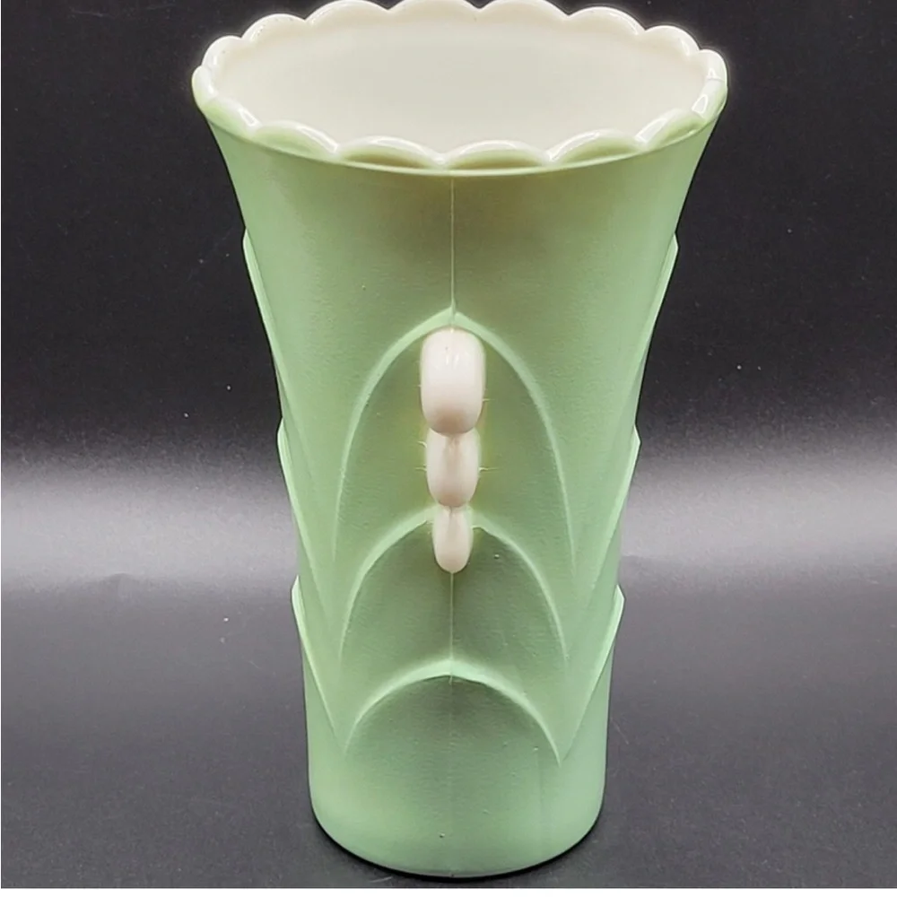 Vintage art deco ceramic vase approx 5 inches